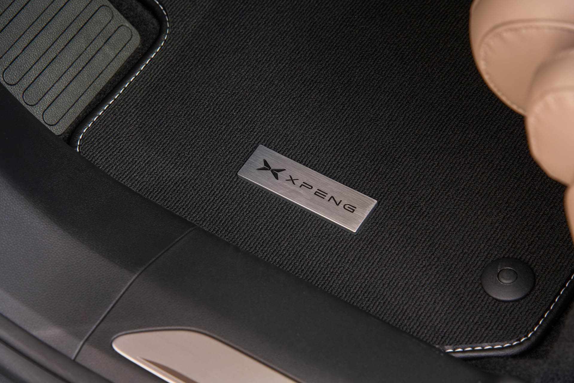 XPENG G9 049