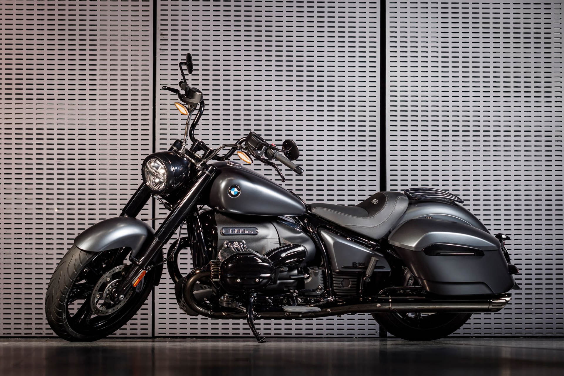 bmw r18 roctane 13