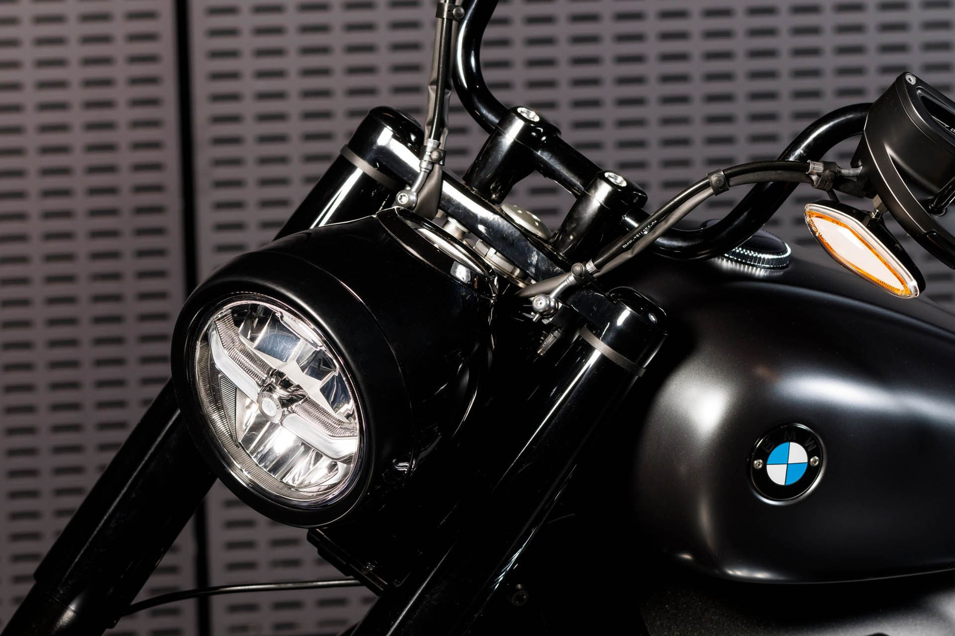 bmw r18 roctane 19