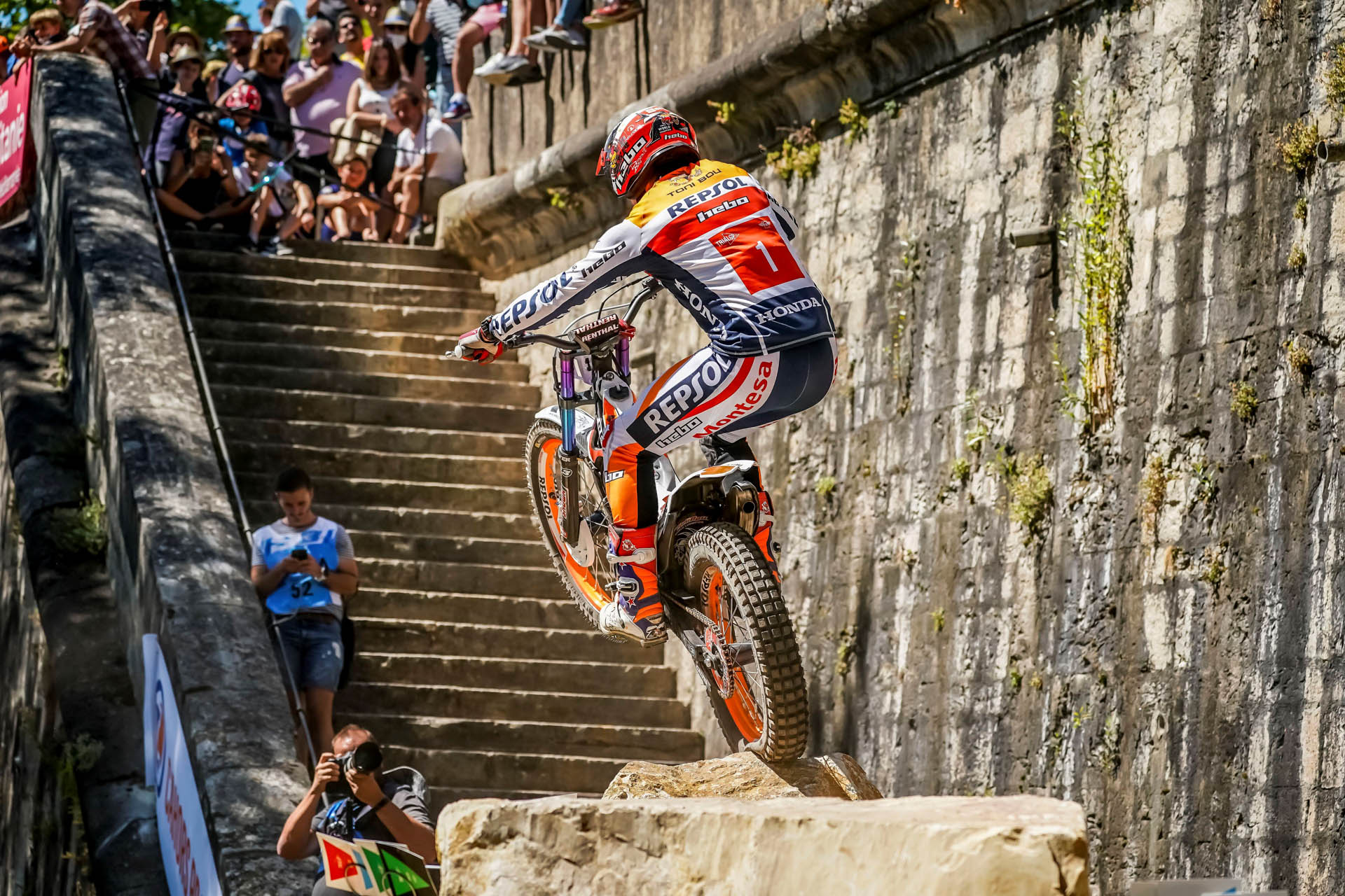 542721 Beyond the bike Celebrating the winningest Champion of them all