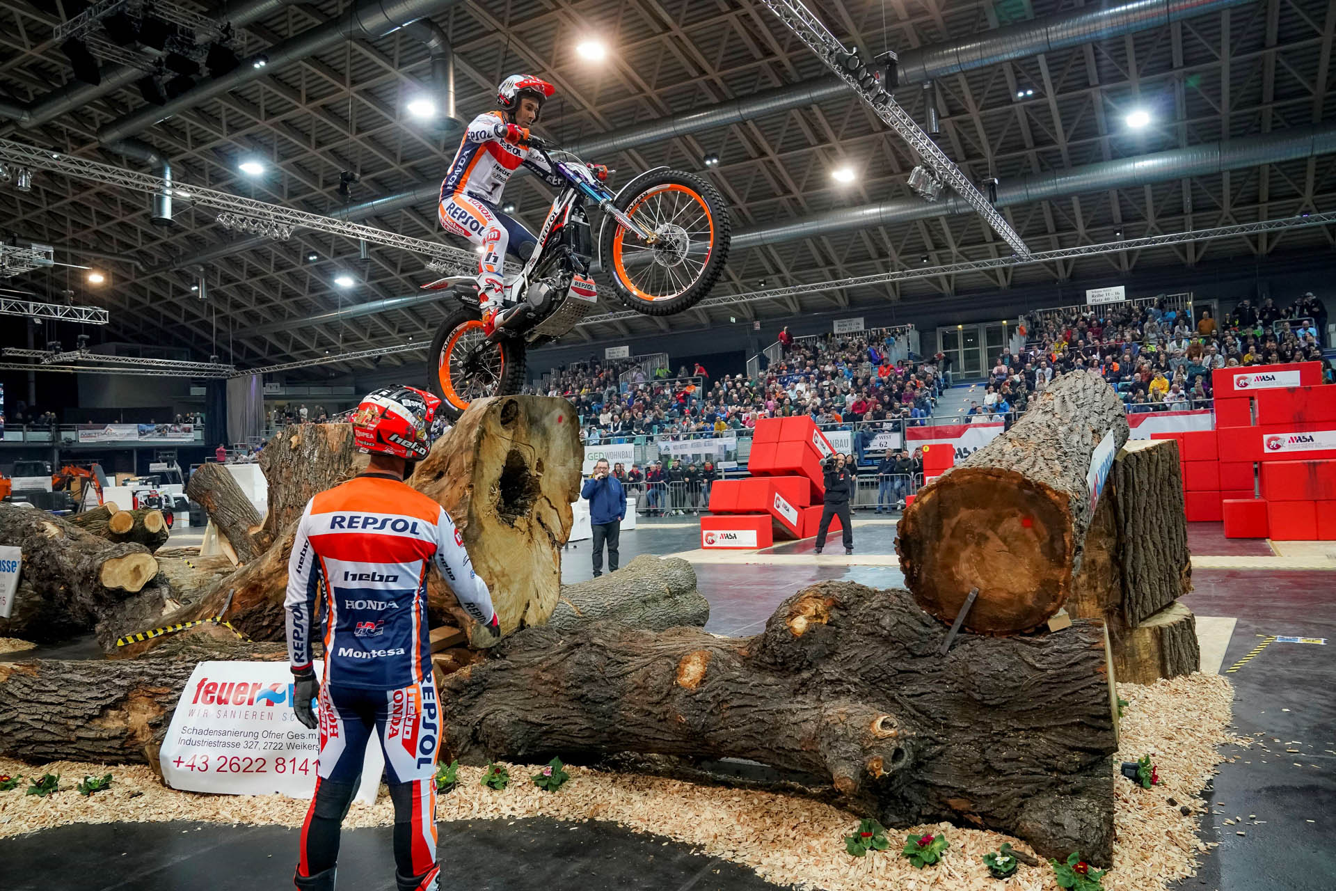 542735 Beyond the bike Celebrating the winningest Champion of them all