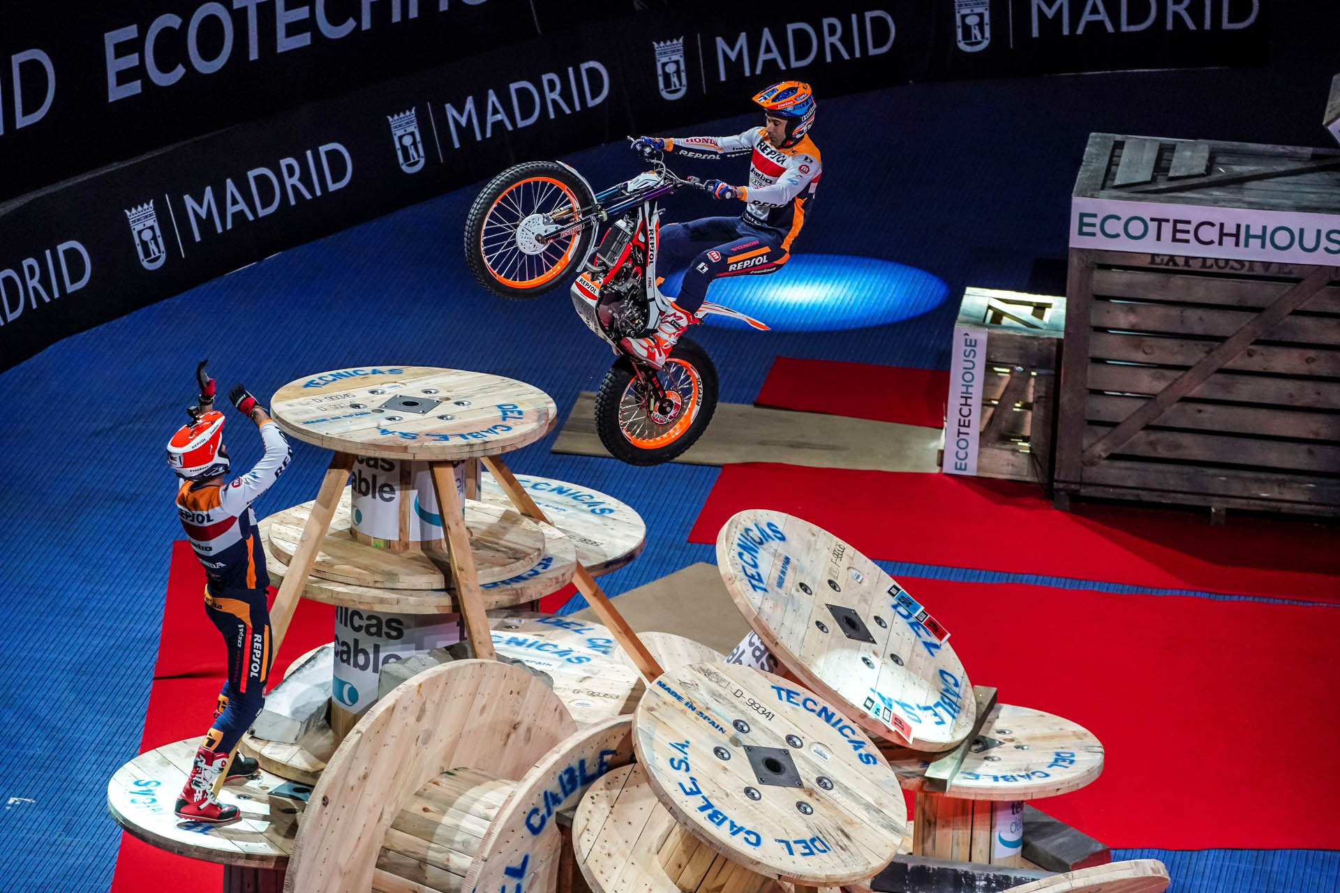 542744 Beyond the bike Celebrating the winningest Champion of them all