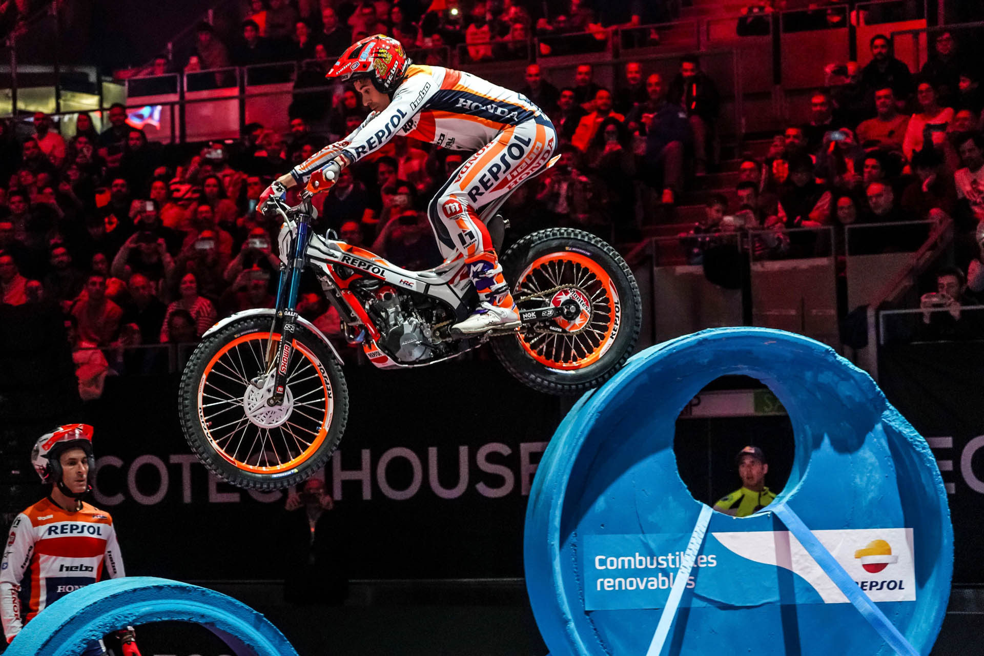 542749 Beyond the bike Celebrating the winningest Champion of them all