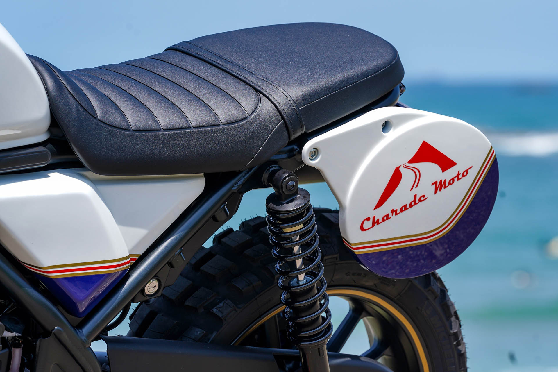 478709 Wheels and Waves - Charade Spirit
