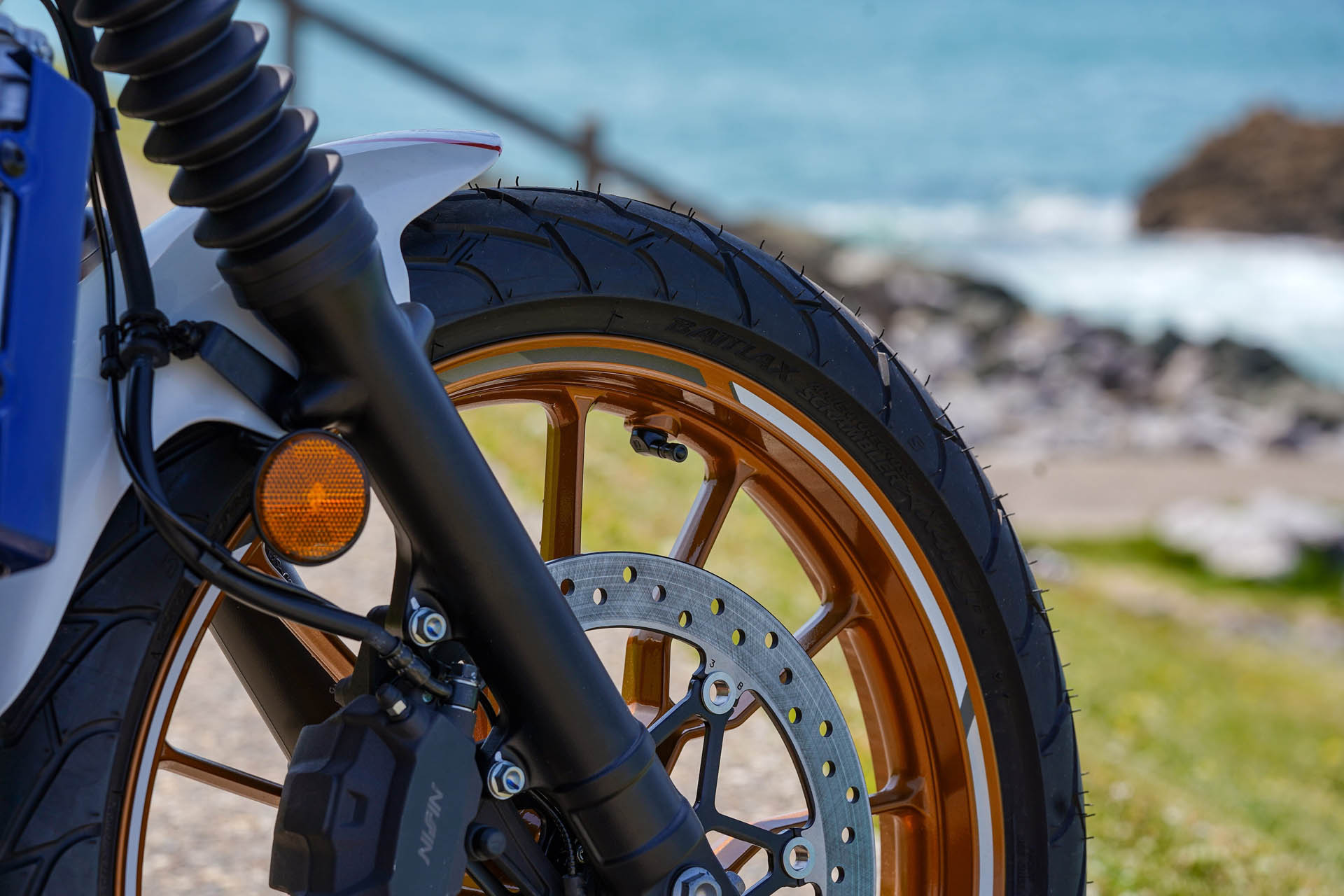 478720 Wheels and Waves - Digger
