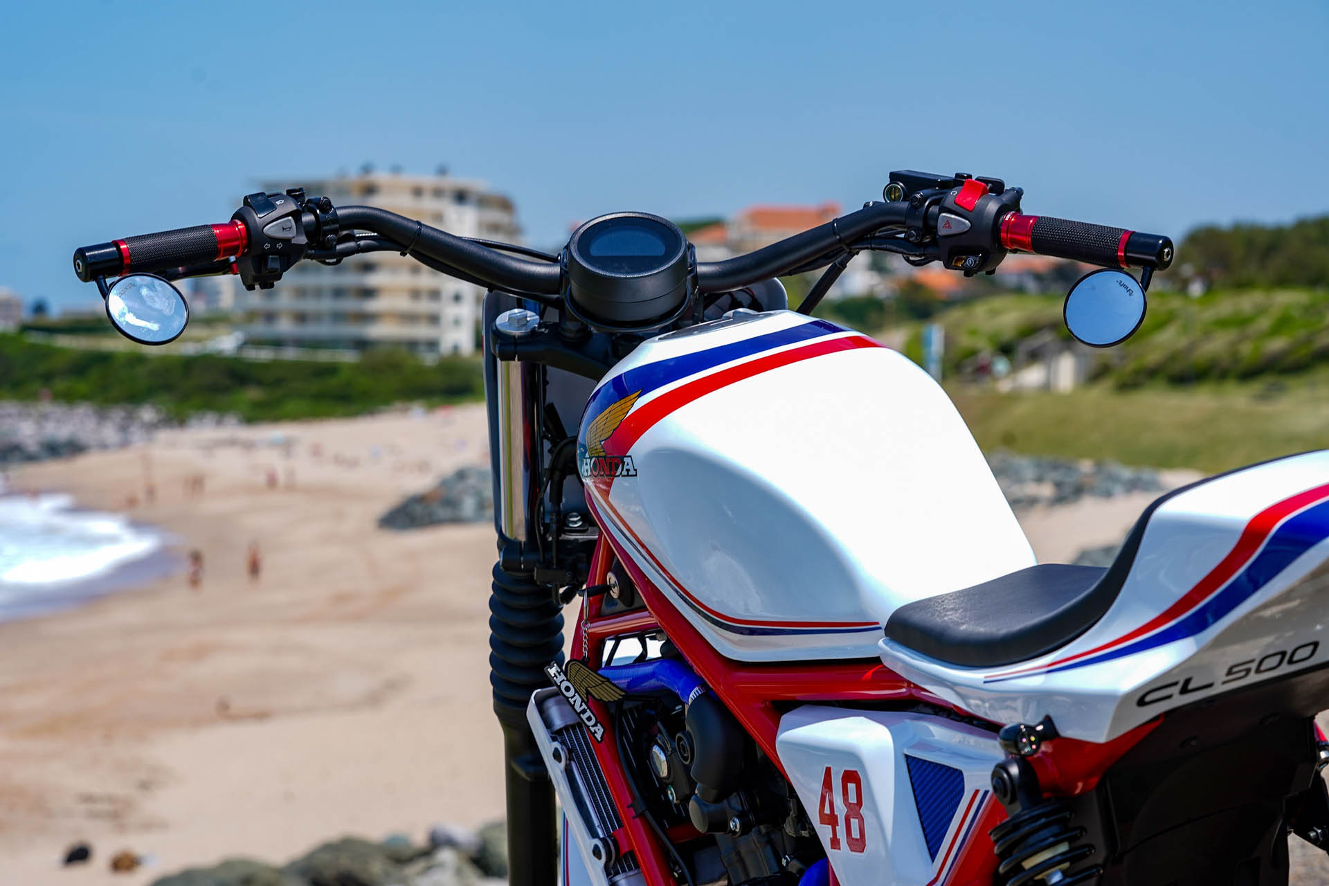 478813 Wheels and Waves - Oceans Track